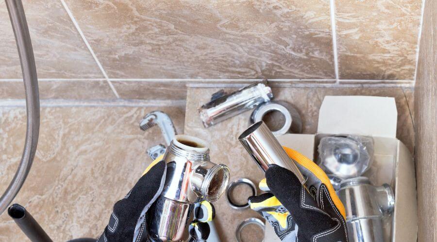 Professional gutter cleaning in Astor, FL